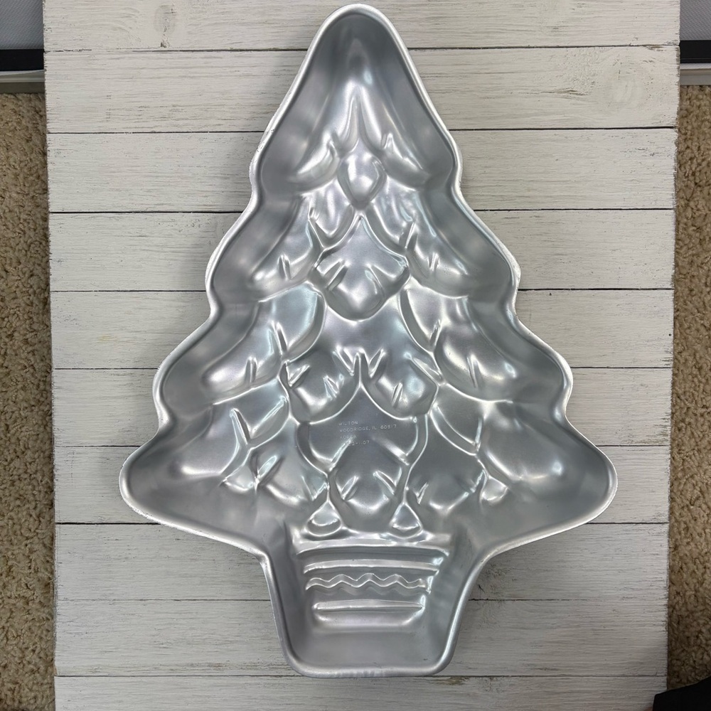 Wilton Christmas Tree Cake Pan #502-1107
